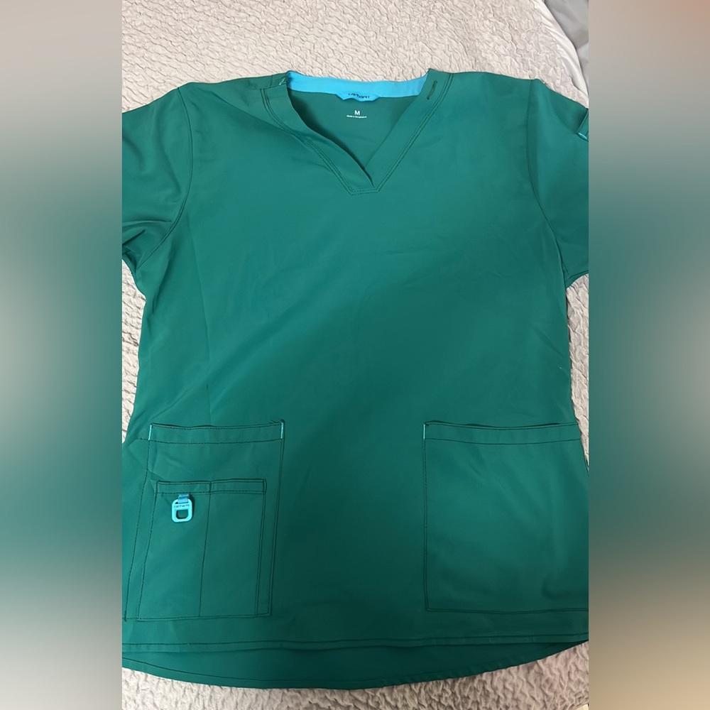 Carhartt green scrub top size medium